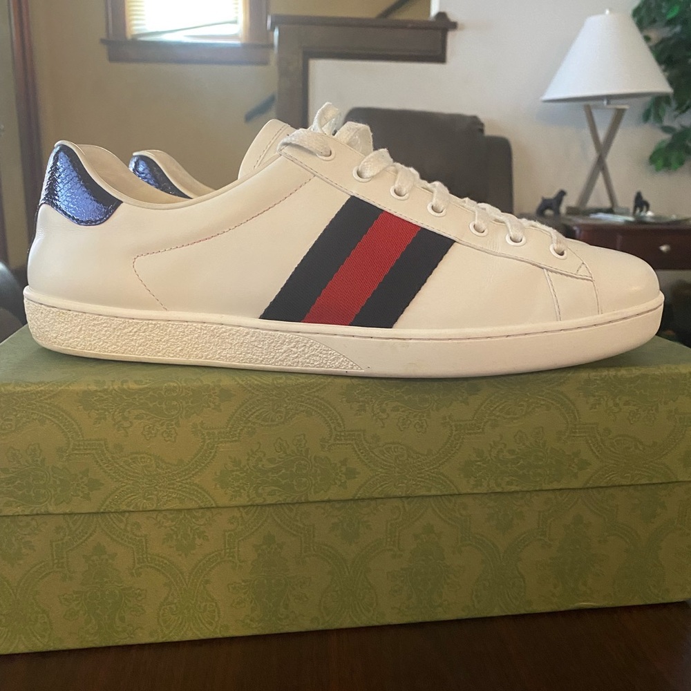 Men’s Authentic Gucci shoes Size 13